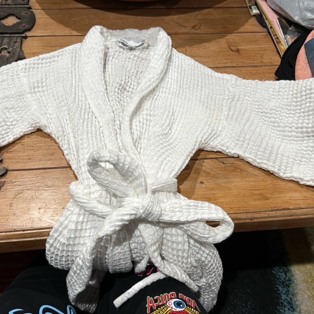 Nordstrom Rack, 💯 Cotton Waffle Soa Robe, XS , White
Pre-loved worn once.